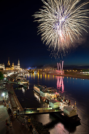 Höhenfeuerwerk zum Jubiläumsfest