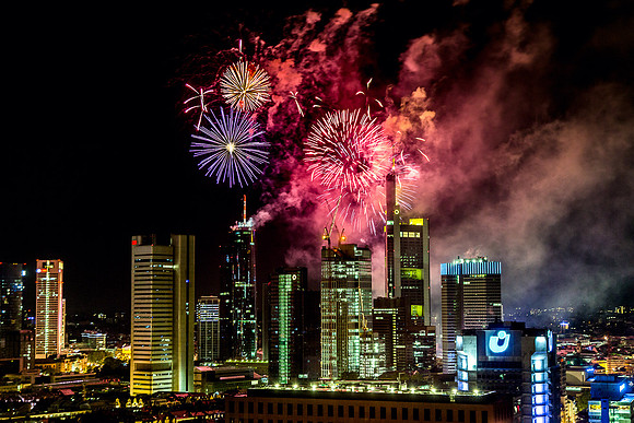 Feuerwerk zum Wolkenkratzer Festival 2013 in Frankfurt am Main